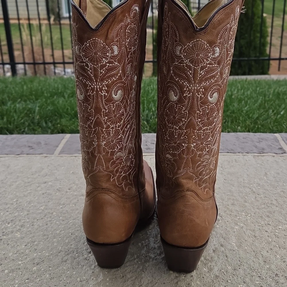 Corral Embroidered Cowboy Boots - Picture 4 of 8